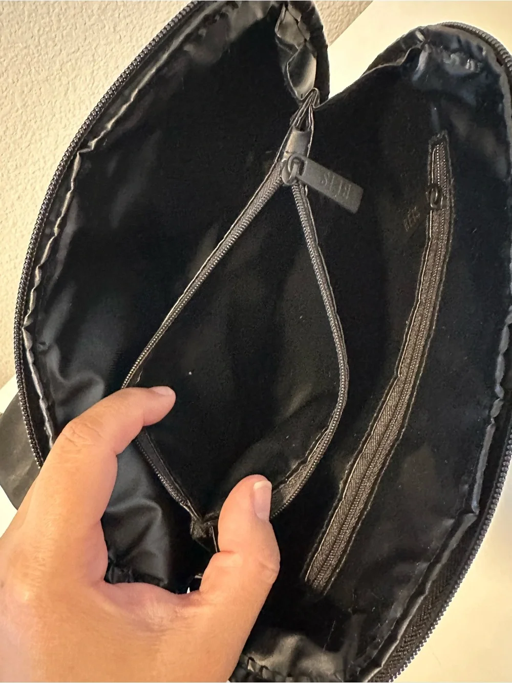 BEIS Cosmetic Pouches Set in Black
